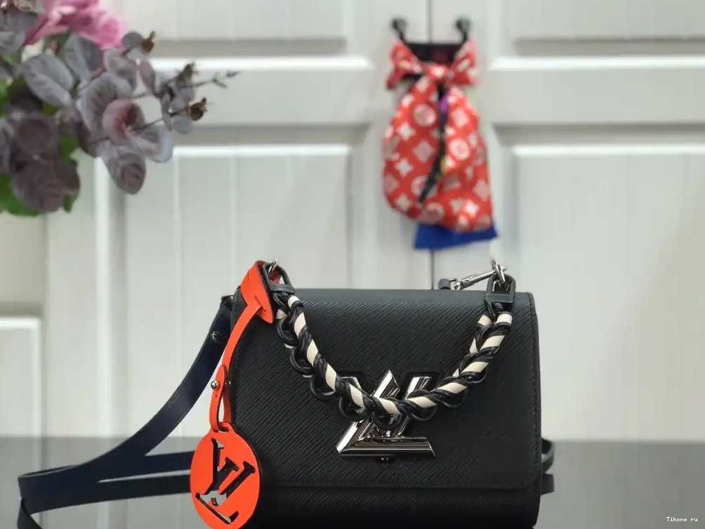 Affordable VUITTON LOUIS MM TWIST 0624